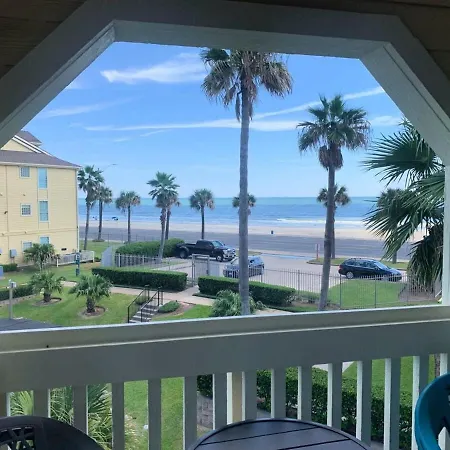 Excellent Beach Ocean & Pool Views